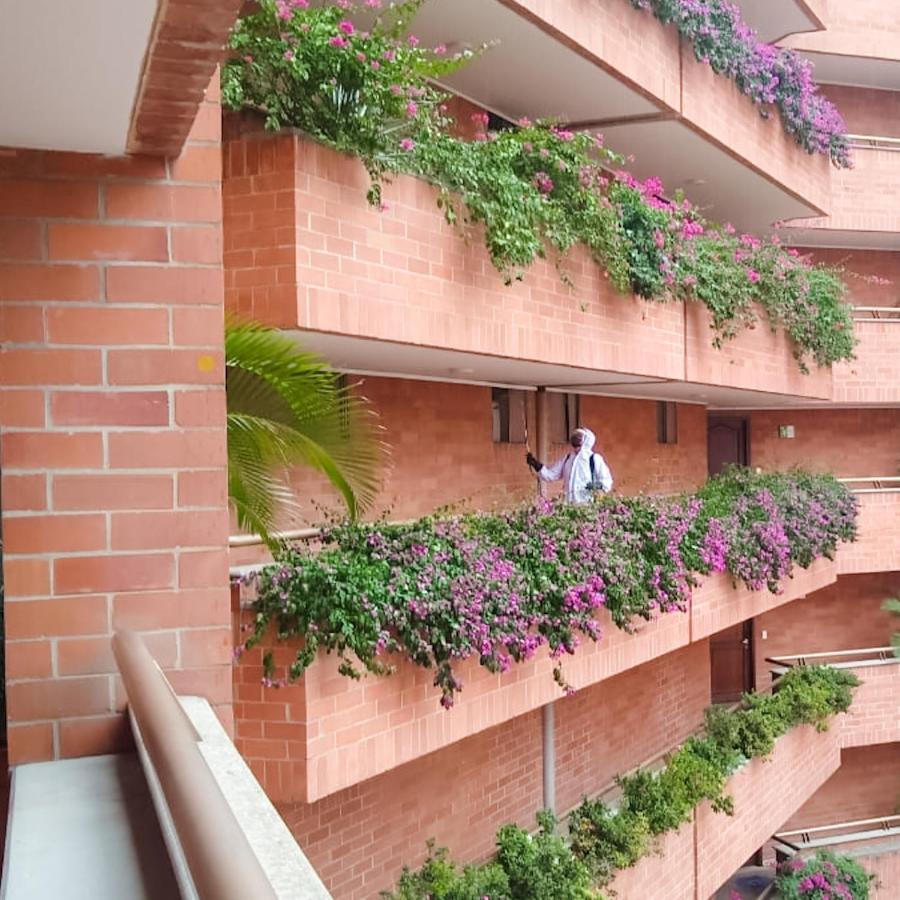 Portal Del Rodeo Apartahotel Medellin Bagian luar foto