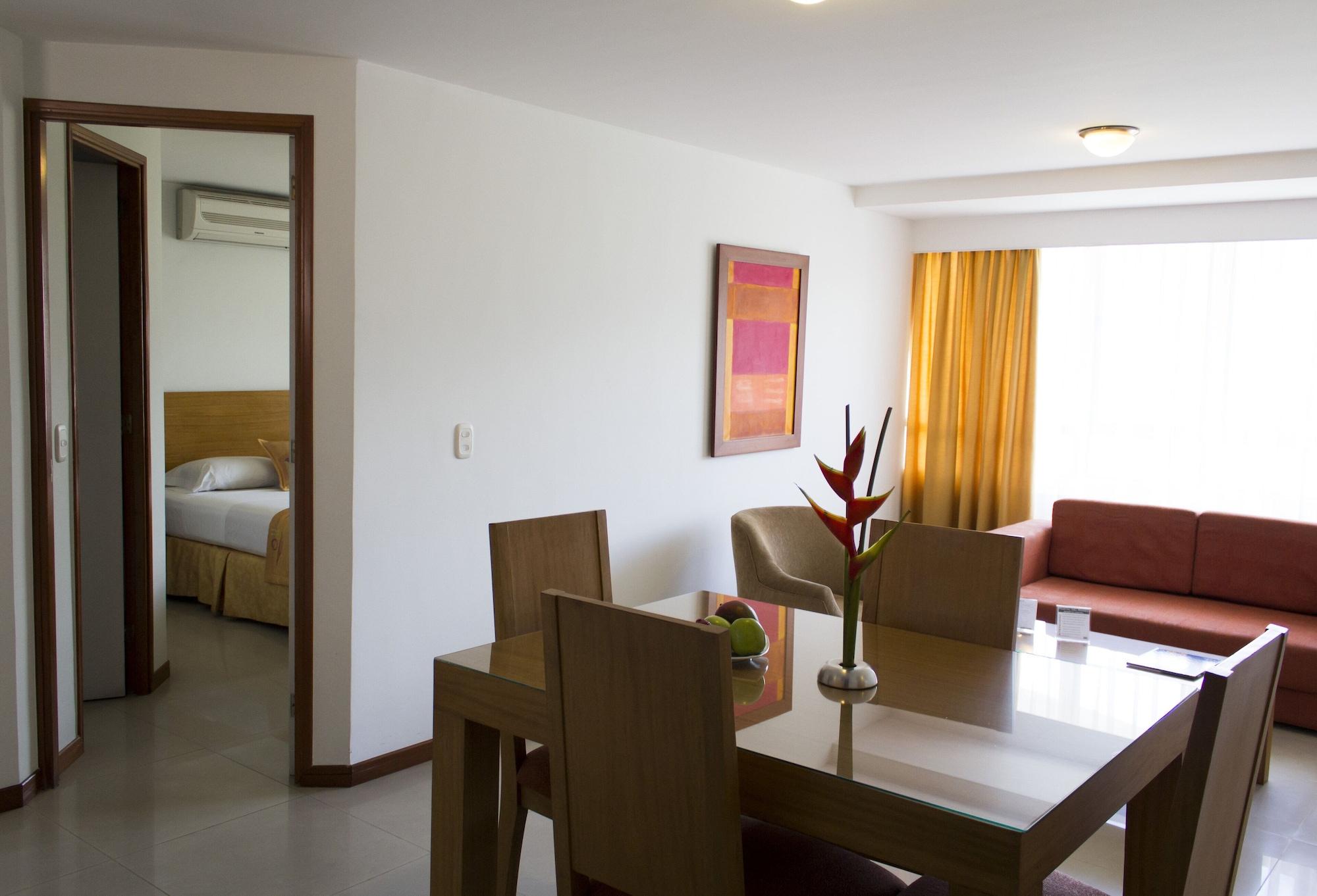 Portal Del Rodeo Apartahotel Medellin Bagian luar foto