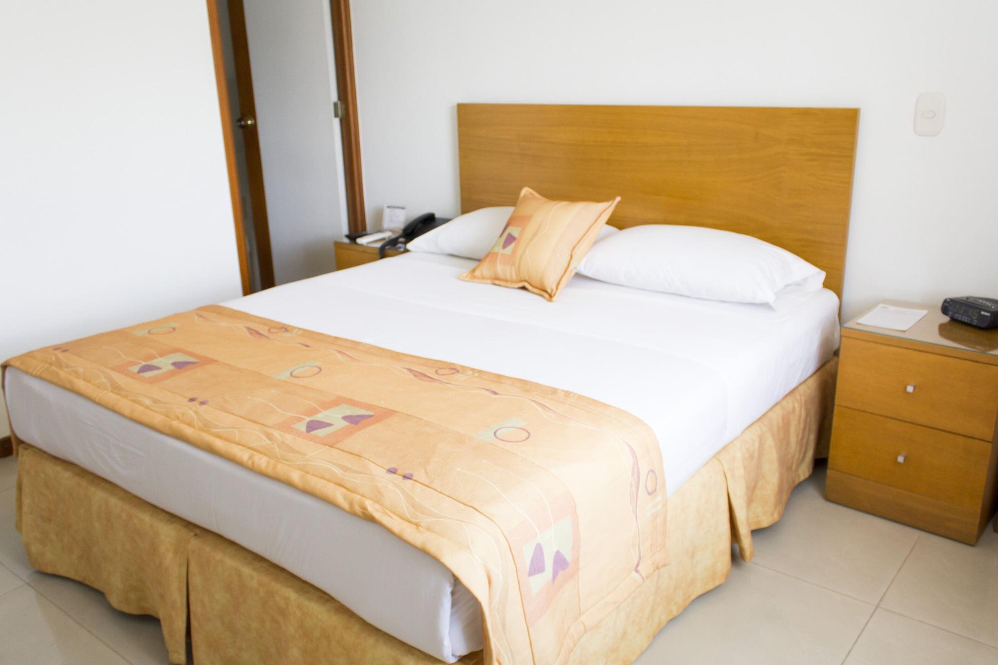 Portal Del Rodeo Apartahotel Medellin Bagian luar foto