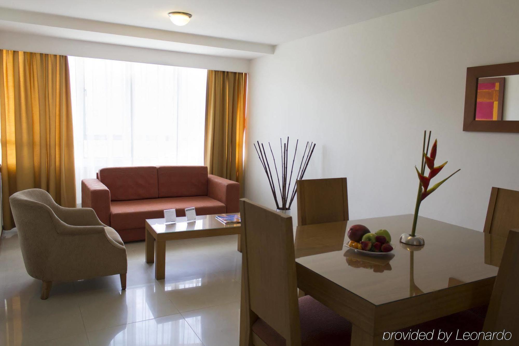 Portal Del Rodeo Apartahotel Medellin Bagian luar foto