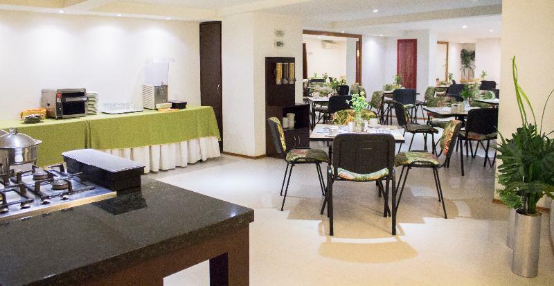 Portal Del Rodeo Apartahotel Medellin Bagian luar foto
